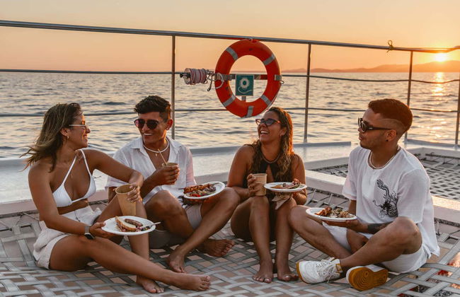 Palma Bay Catamaran Trip at Sunset - Foto 4