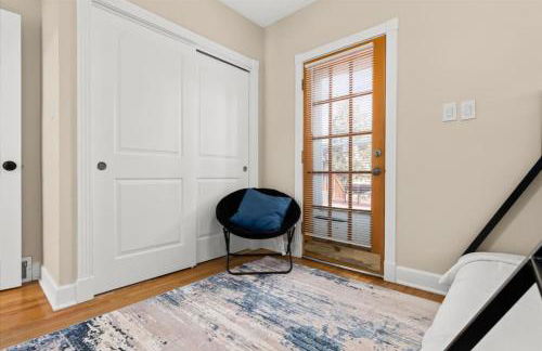 4 Bedroom 2 Bath Middle of it all Sleeps 8 - Foto 36