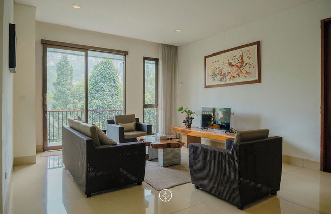 Chamomile Hill View 6BR Villa pool and movie room - Photo 20