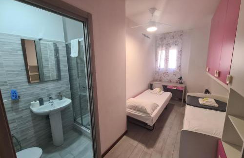 Bologna Vibes - 6 Rooms with Baths - Self Check in - 10 Guests - Foto 6