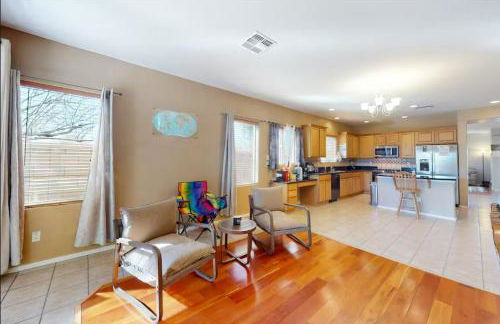 NEW! Stunning Peaceful Peoria Home - Very Close to Sports Complex - Foto 8