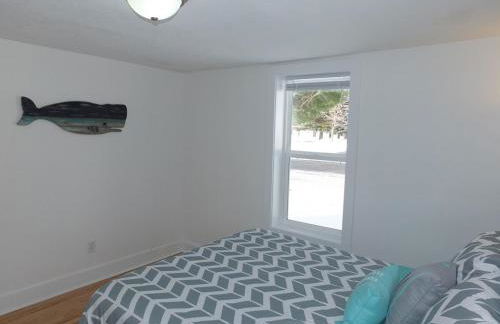 Beach Town Escape - Newly-Remodeled & Gorgeous! - Photo 33