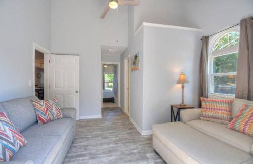 Beach Lovin/sleeps 10/2 blocks to beach/pets ok - Foto 13