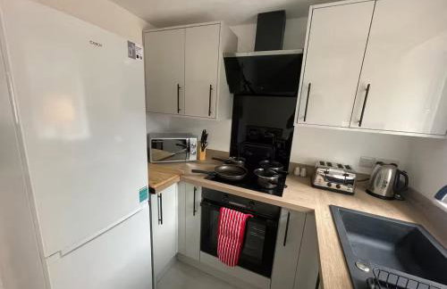 3 Bedroom New House Sleeps 5 with FREE Parking&WiFi -C - Foto 4