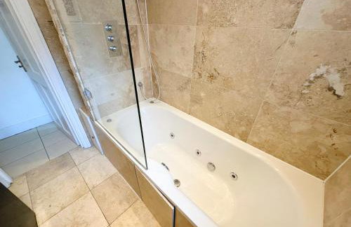 Wembley Stadium Maisonette Rooms - Foto 37