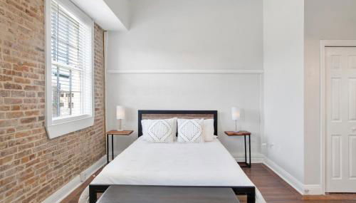 Stars on State in the Heart of Downtown Historic District - Foto 5