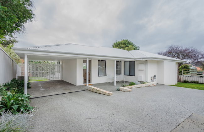 Coastal Cottage by the BnB Collection - Photo 19