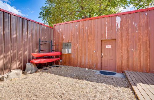 Lakefront Graford Home with Fire Pit and Private Dock! - Foto 37