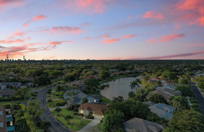 Private Pool, Pond Views, & Bonus Lounge in Gated Naples Community Drive to Dining & Sand - Foto 47