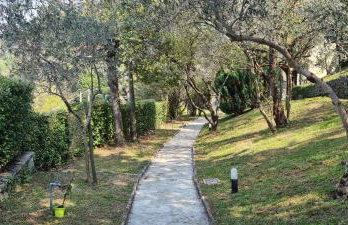 Villa Gli Ulivi - Ushuaia Apartment Lake & Garden View - Free Parking - Foto 3