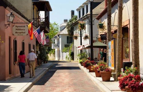 Updated Cottage in Heart of Town Park & Walk - Foto 30