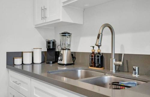 6th Haven, Arcade, King Bed, Games, 1 Mile to Beaches - Foto 15