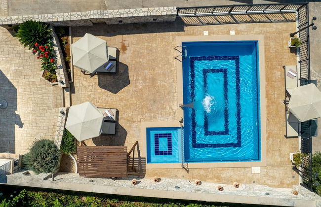 Luxurious Villa With Private Pool, Near a Couple of Restaurants & Sandy Beach - Foto 38