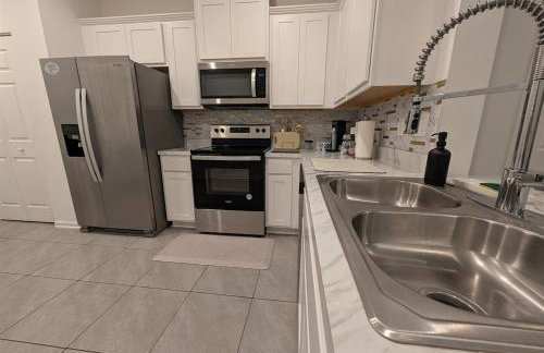 Spacious 3BR Jacksonville Townhome With King Bed - Foto 5