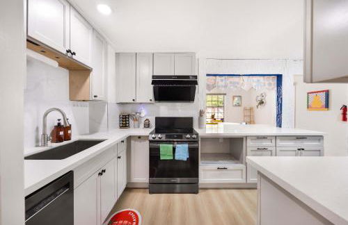 Dopamine Design 3BR 2025 Remodel & Kids Zone - Foto 29