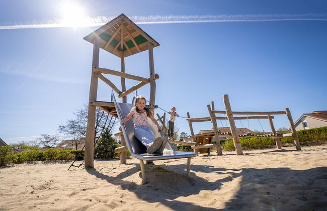 Restyled Bungalow With 2 Bathrooms, Near the Beach - Photo 14