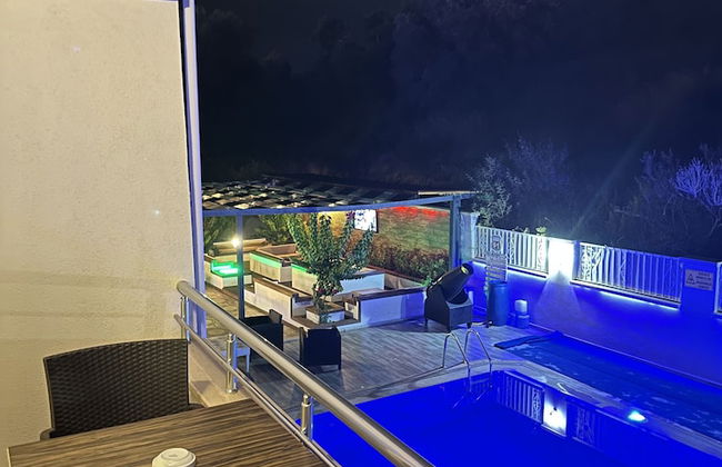 Street61 Studios - Photo 37