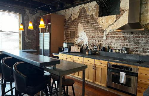 Condo On Broughton St with Elevator and Reserved Parking - Foto 28