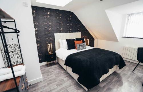 Hen & Chickens Luxury Apartments, Free Parking, By DerBnB - Photo 10