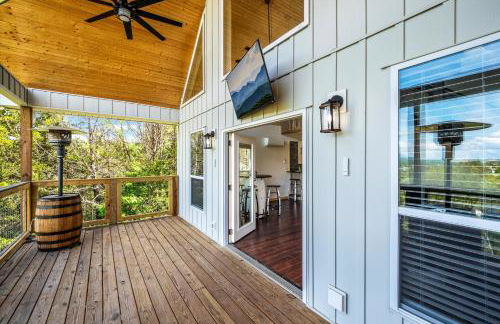 TN Whiskey Cabin- Lake and Mtn Views- Covered Deck- Game Room- Pool Table- Pets - Foto 34