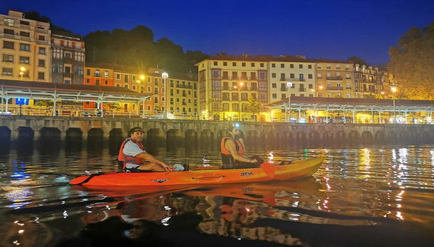 Balade en kayak de nuit dans Bilbao