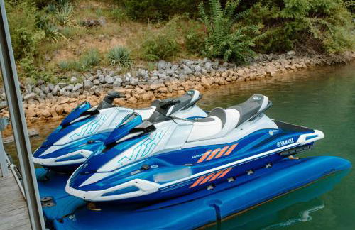 Waterfront Retreat with Dock, Pool and Jet Skis - Foto 42