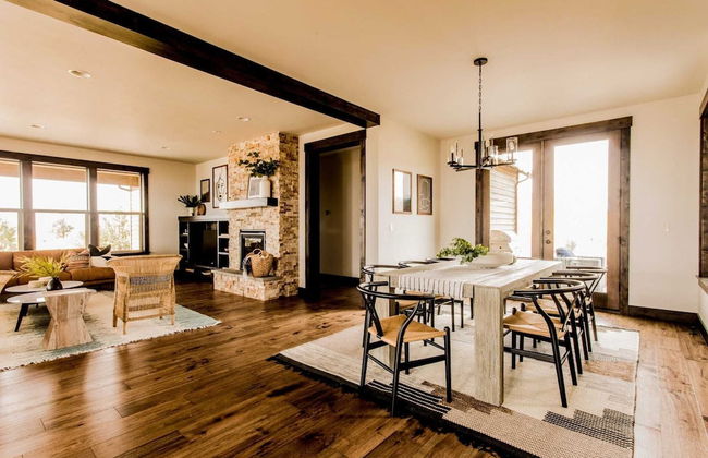 Clint by Avantstay Located Within The Brasada Ranch Community Golf Course, Pool & Hot Tub - Foto 2