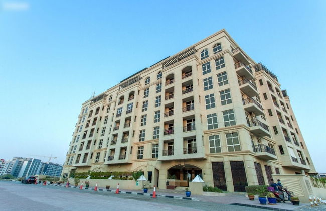 Elegant Apt In Al Barsha South - Photo 16