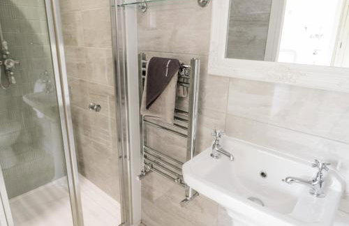 Gwern Borter Manor - Photo 37