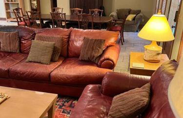 Oxford Chalet Getaway with Lake/Beach Access - Foto 5