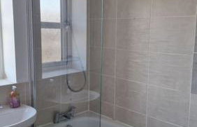 Well Furnished 3 Bedroom House in a cosy estate in Bolton - Foto 27