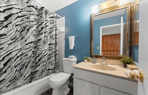 Colorful and Cozy Haven with Heated Pool - Foto 21