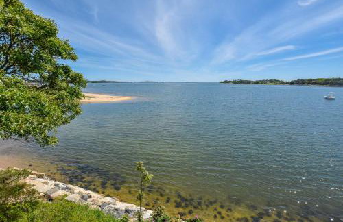 Great location with Water Views - Foto 26