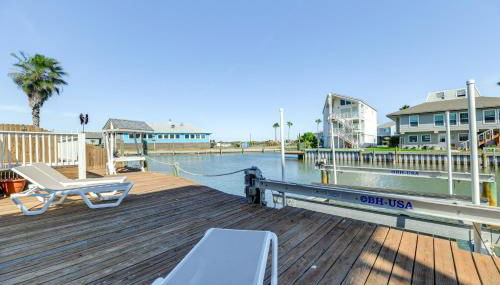 Waterfront Home with Deck and Pool in City-by-the-Sea - Foto 2