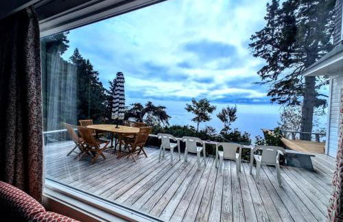 Spacious Waterfront Cottage with Private Beach and Deck, Near Acadia National Park in Hancock Point, Maine - Foto 8