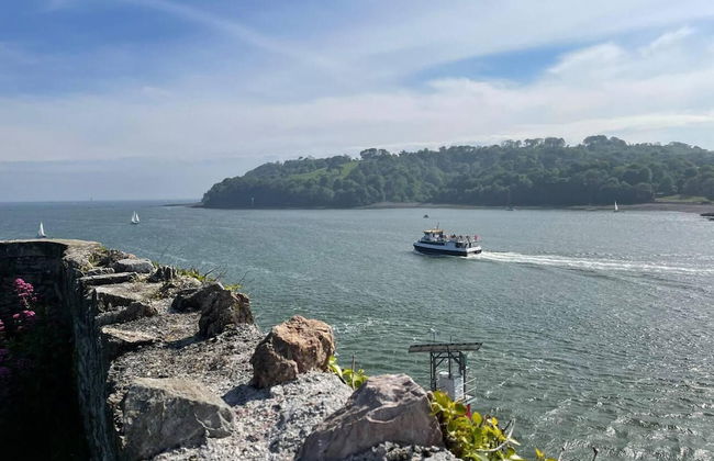 Cozy Coastal Apartment - Photo 13