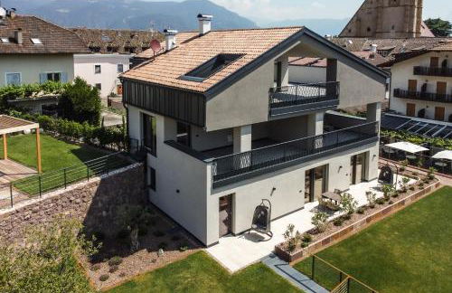 Justina 7 Apartments - Photo 1