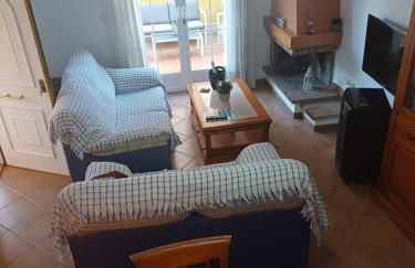 Adosado/casa con terraza y buhardilla. Playa El Perelló - Foto 26