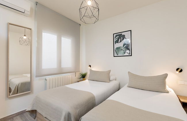 Sitges Group Blue and White - Photo 14