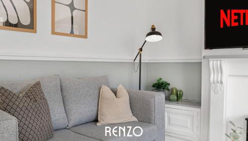 Vibrant and Cosy 3-Bed Home in Nottingham by Renzo, Perfect for Contractors, Free Parking! - Photo 2