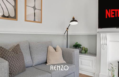 Vibrant and Cosy 3-Bed Home in Nottingham by Renzo, Perfect for Contractors, Free Parking! - Foto 2