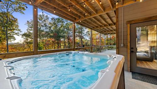 Honeysuckle Chalet - Luxe Mountain Chalet - Hot Tub, Wi-Fi, Pool Table, Party Deck, Fire Pit - 15 mins to Blue Ridge! - Foto 4