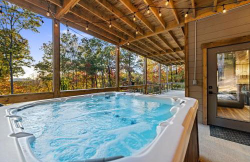 Honeysuckle Chalet - Luxe Mountain Chalet - Hot Tub, Wi-Fi, Pool Table, Party Deck, Fire Pit - 15 mins to Blue Ridge! - Foto 4