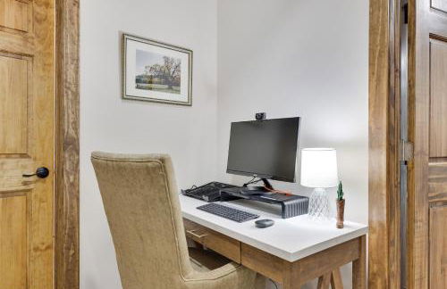 Whiskey Pines Retreat! Single Level Home, Outdoor Firepit, AC, BBQ! Sleeps 9 in Lake Harmony! - Foto 19