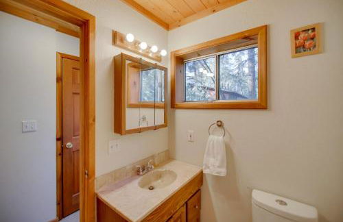 Peaceful and Idyllic Forest Cabin with Pool Table - Foto 16