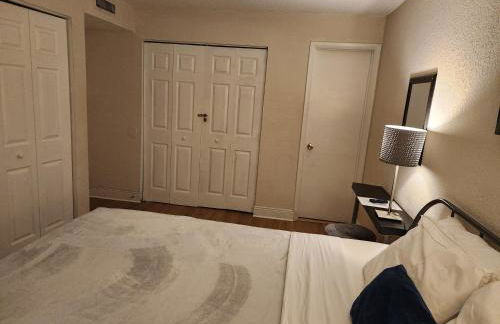 Beautiful 2-Bedroom Condo Near Universal and other Orlando Attractions, King Bed & Wi-Fi - Foto 28