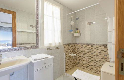 WintowinRentals Seafront Apartment with Spectacular Views - Photo 39