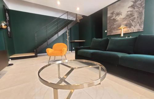 ColorChic 3 étoiles - Parking Privé Terrasse Clim - 120m2 Plein centre - Foto 9