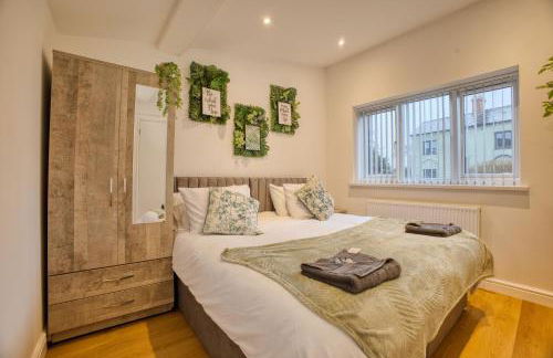 Contractor Stay Sleeps 4 - Large Living Space - Parking - Bridgwater - Foto 11