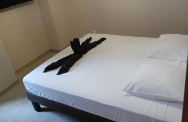 SUPERBE APPARTEMENT porte de la Cité Médiévale à SOMMIERES entièrement rénové très bien équipé 6 pers balcon clim parking privé devant - Foto 22